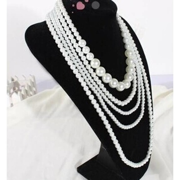 Multilayered Pearl Necklace - Picture 4 of 4